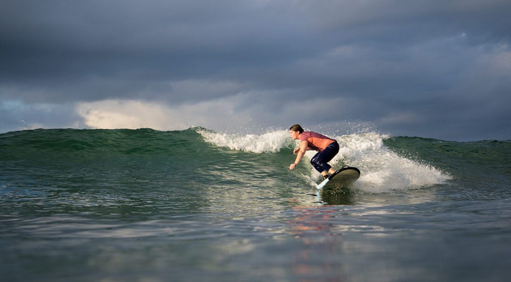 Frontside surf stance