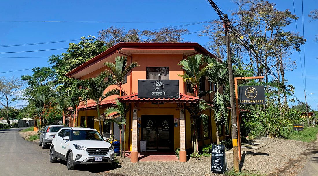 Small grocery store in Bahia Ballena