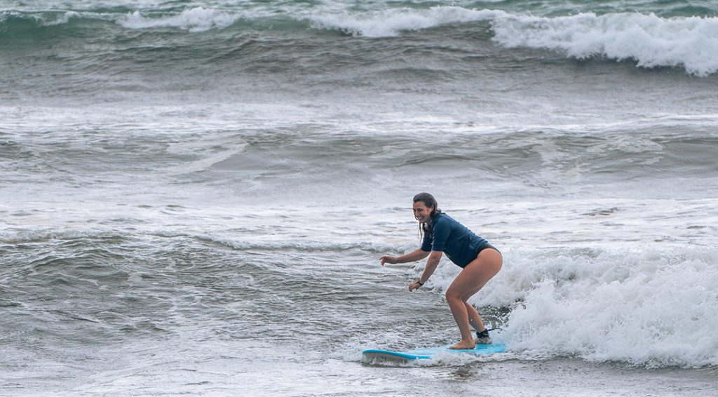 How to do a trimming surf turn