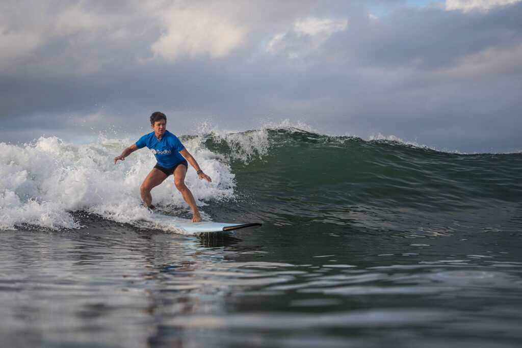 Bodhi longboard surfing